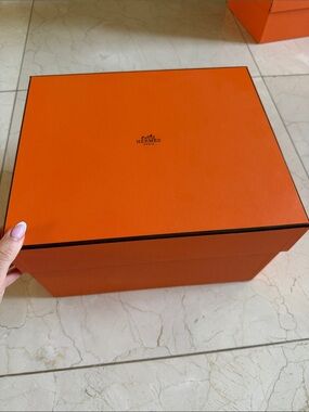 Hermès Iconic Orange Gift Box 12.5 x 7.5 x 8 inch big box